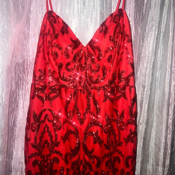 Size 22 Mini dress. Perfect for Holiday Parties or even Homecoming! - Picture 5 of 5